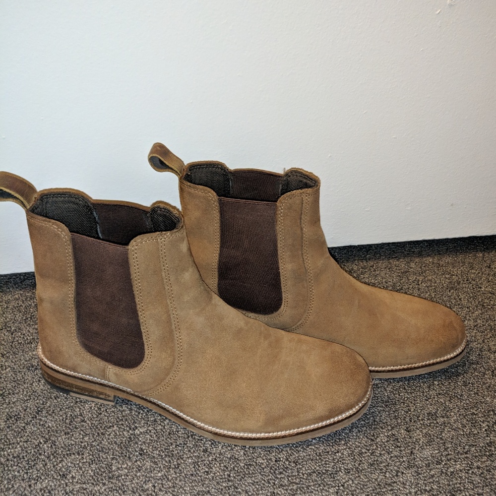 Chelsea Boots - Sz 9 - Chestnut